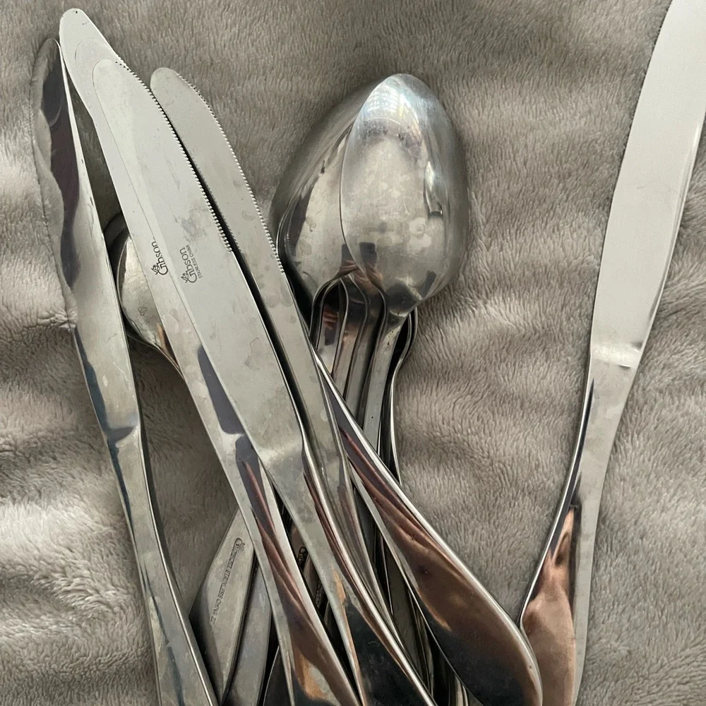 Gibson cutlery set of 16 pieces